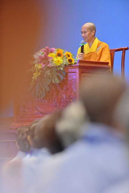 Dharma talk Learning Buddhism should know in the 100th Seven-Day Retreat