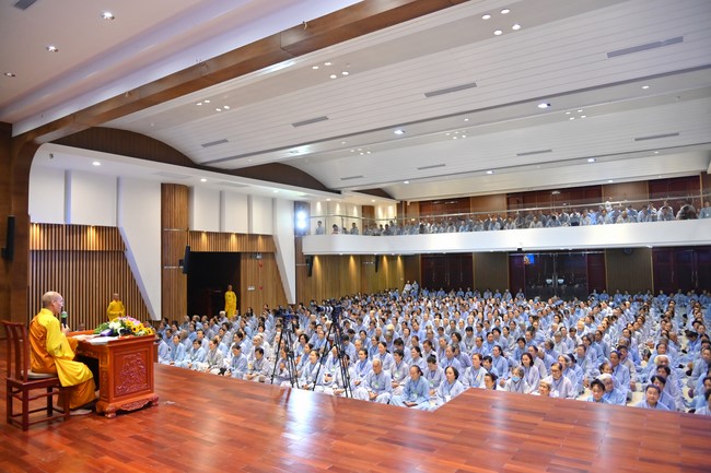Dharma talk Learning Buddhism should know in the 100th Seven-Day Retreat