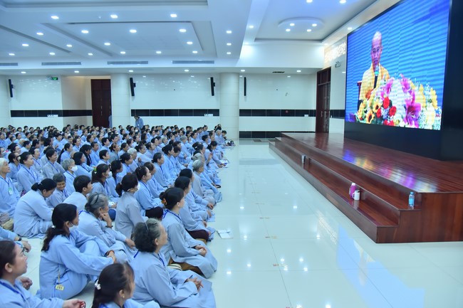 Dharma talk Learning Buddhism should know in the 100th Seven-Day Retreat