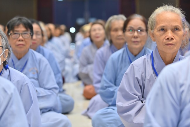 Dharma talk Learning Buddhism should know in the 100th Seven-Day Retreat