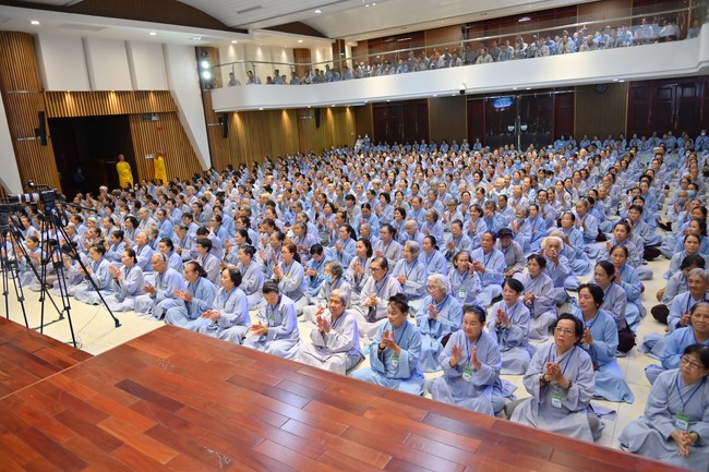 Dharma talk Learning Buddhism should know in the 100th Seven-Day Retreat