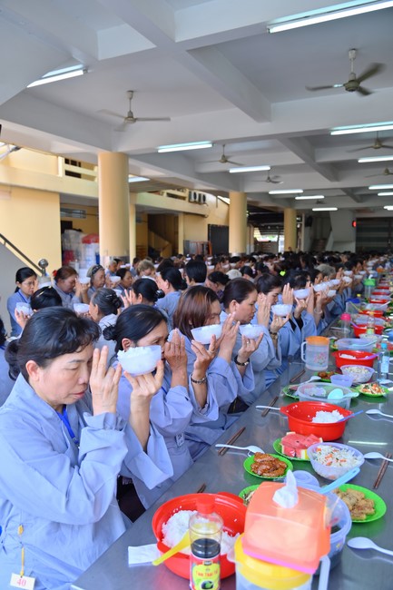 Dharma talk Learning Buddhism should know in the 100th Seven-Day Retreat