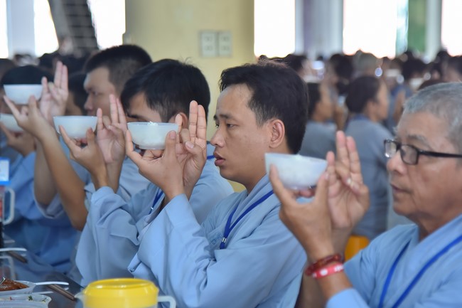 Dharma talk Learning Buddhism should know in the 100th Seven-Day Retreat