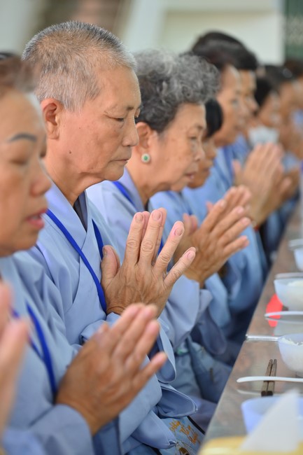 Dharma talk Learning Buddhism should know in the 100th Seven-Day Retreat
