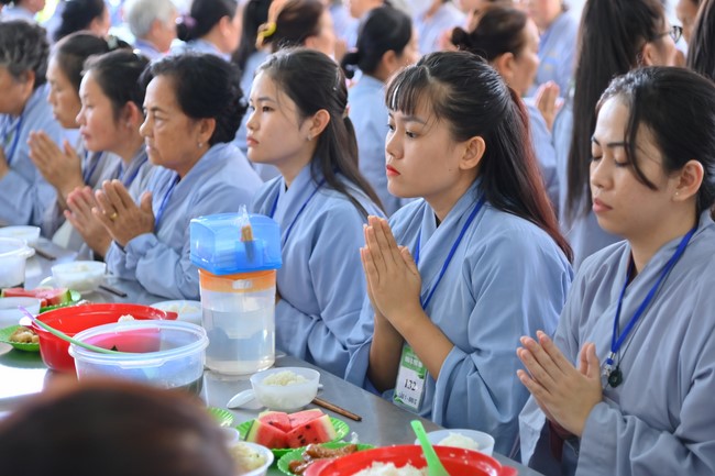 Dharma talk Learning Buddhism should know in the 100th Seven-Day Retreat
