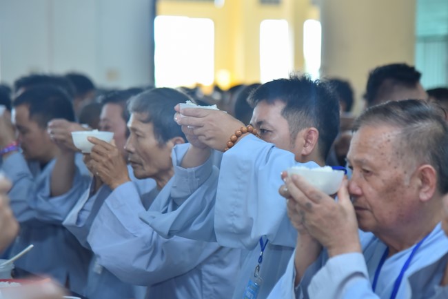 Dharma talk Learning Buddhism should know in the 100th Seven-Day Retreat