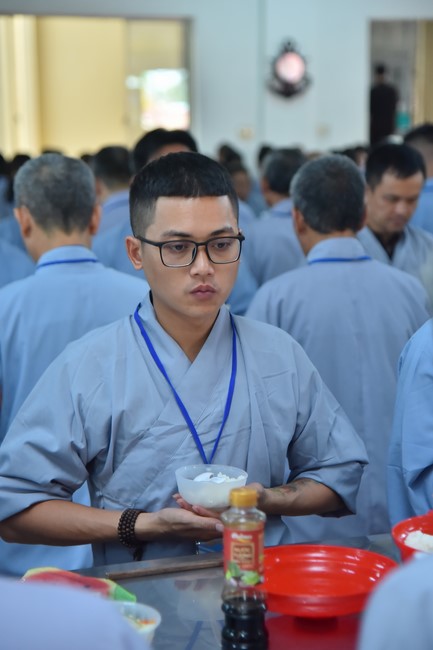 Dharma talk Learning Buddhism should know in the 100th Seven-Day Retreat