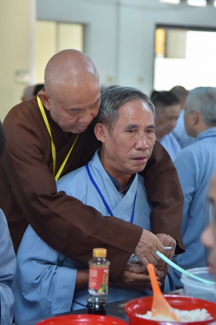 Dharma talk Learning Buddhism should know in the 100th Seven-Day Retreat