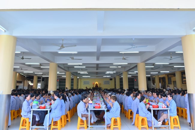 Dharma talk Learning Buddhism should know in the 100th Seven-Day Retreat