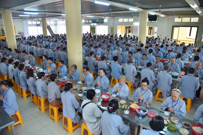 Dharma talk Learning Buddhism should know in the 100th Seven-Day Retreat