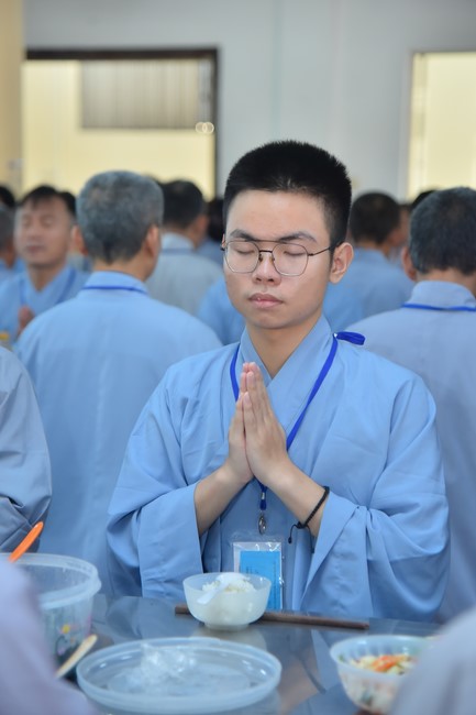 Dharma talk Learning Buddhism should know in the 100th Seven-Day Retreat