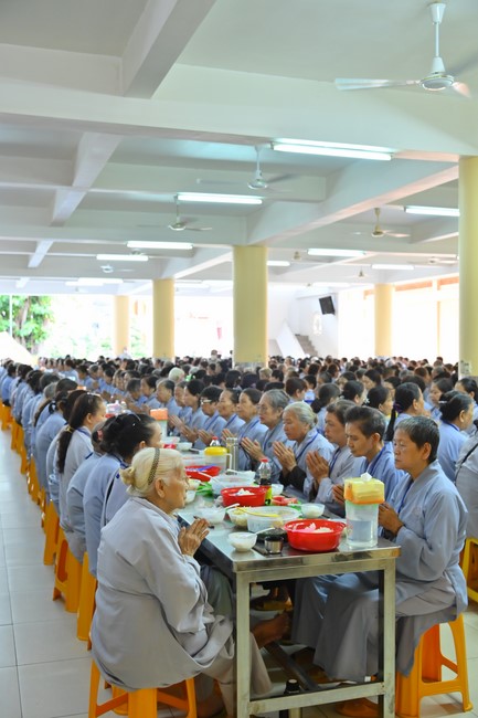 Dharma talk Learning Buddhism should know in the 100th Seven-Day Retreat