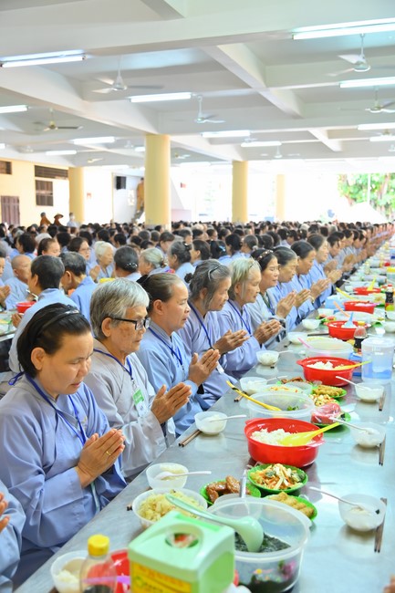 Dharma talk Learning Buddhism should know in the 100th Seven-Day Retreat