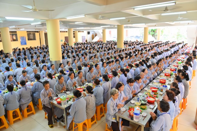 Dharma talk Learning Buddhism should know in the 100th Seven-Day Retreat