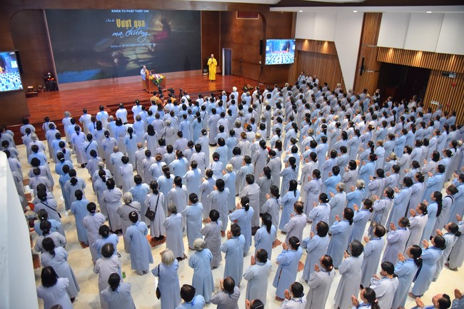 Dharma Talk Overcoming Demonic obstacles in the 100th Seven-Day Retreat