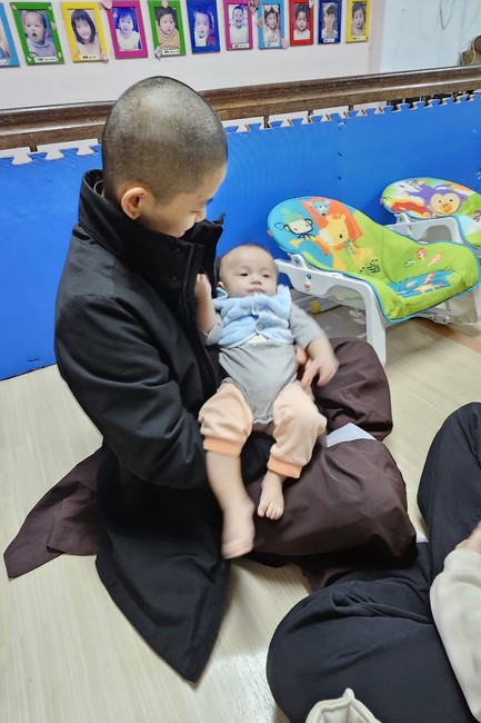 Candle Lighting Ritual to commemorate Amitabha’s Buddha at Ling Yin Temple in Taiwan
