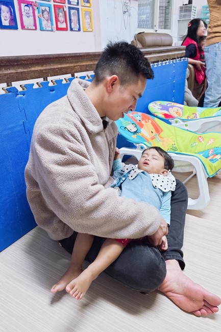 Candle Lighting Ritual to commemorate Amitabha’s Buddha at Ling Yin Temple in Taiwan