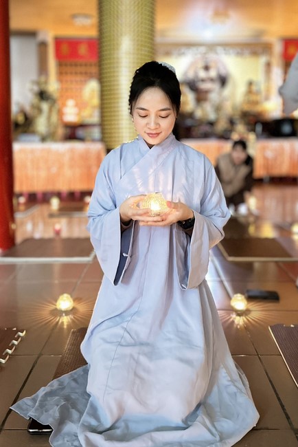 Candle Lighting Ritual to commemorate Amitabha’s Buddha at Ling Yin Temple in Taiwan