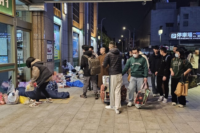 Candle Lighting Ritual to commemorate Amitabha’s Buddha at Ling Yin Temple in Taiwan