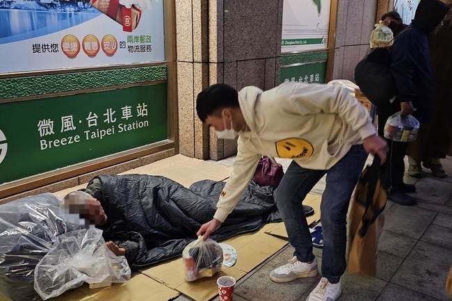 Candle Lighting Ritual to commemorate Amitabha’s Buddha at Ling Yin Temple in Taiwan