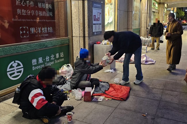 Candle Lighting Ritual to commemorate Amitabha’s Buddha at Ling Yin Temple in Taiwan
