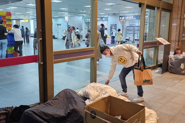 Candle Lighting Ritual to commemorate Amitabha’s Buddha at Ling Yin Temple in Taiwan