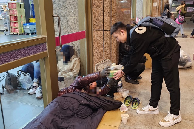 Candle Lighting Ritual to commemorate Amitabha’s Buddha at Ling Yin Temple in Taiwan