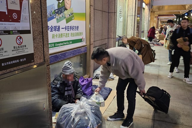Candle Lighting Ritual to commemorate Amitabha’s Buddha at Ling Yin Temple in Taiwan