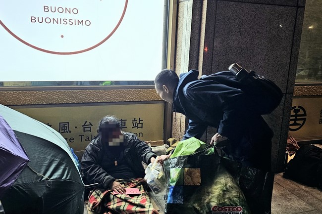 Candle Lighting Ritual to commemorate Amitabha’s Buddha at Ling Yin Temple in Taiwan