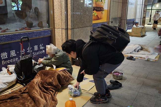 Candle Lighting Ritual to commemorate Amitabha’s Buddha at Ling Yin Temple in Taiwan