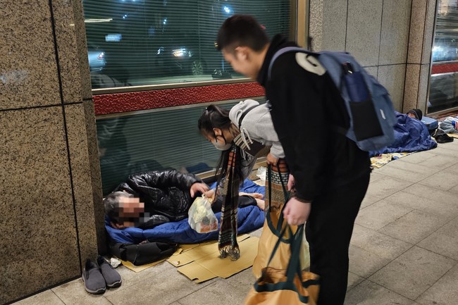 Candle Lighting Ritual to commemorate Amitabha’s Buddha at Ling Yin Temple in Taiwan