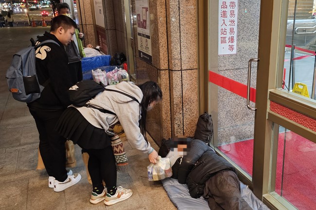 Candle Lighting Ritual to commemorate Amitabha’s Buddha at Ling Yin Temple in Taiwan