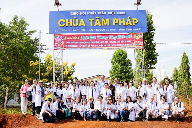 Program Spring of love in the border areas of Tam Phap Pagoda, Binh Phuoc