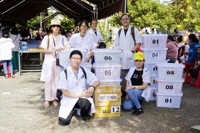 Program Spring of love in the border areas of Tam Phap Pagoda, Binh Phuoc