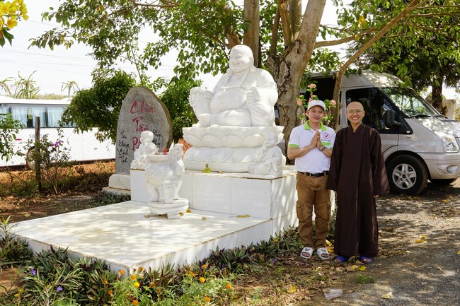 Program Spring of love in the border areas of Tam Phap Pagoda, Binh Phuoc
