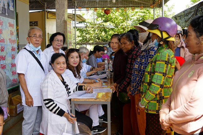 Program Spring of love in the border areas of Tam Phap Pagoda, Binh Phuoc