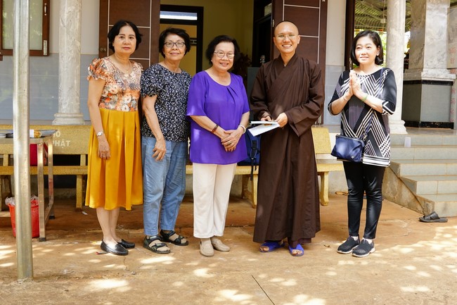 Program Spring of love in the border areas of Tam Phap Pagoda, Binh Phuoc