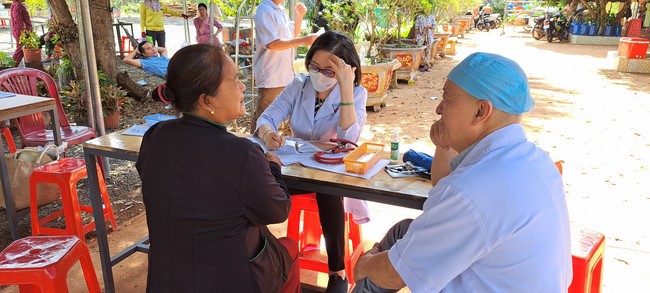 Program Spring of love in the border areas of Tam Phap Pagoda, Binh Phuoc