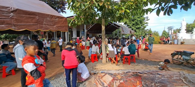 Program Spring of love in the border areas of Tam Phap Pagoda, Binh Phuoc