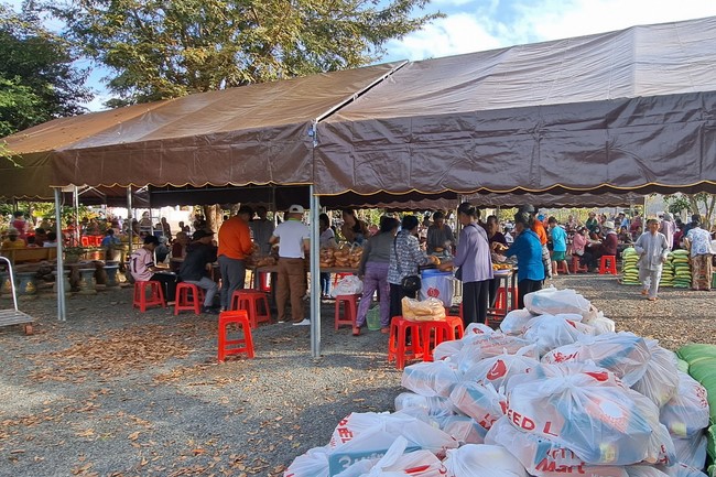 Program Spring of love in the border areas of Tam Phap Pagoda, Binh Phuoc