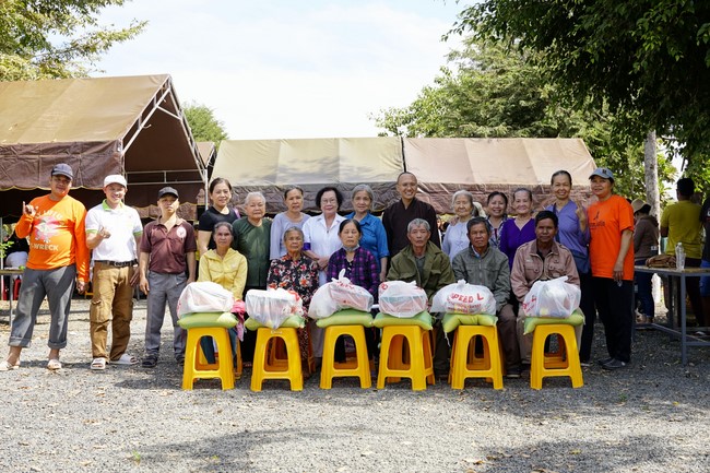 Program Spring of love in the border areas of Tam Phap Pagoda, Binh Phuoc
