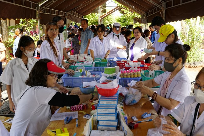 Program Spring of love in the border areas of Tam Phap Pagoda, Binh Phuoc