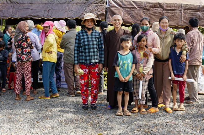 Program Spring of love in the border areas of Tam Phap Pagoda, Binh Phuoc