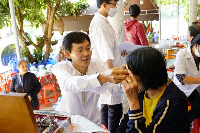 Program Spring of love in the border areas of Tam Phap Pagoda, Binh Phuoc