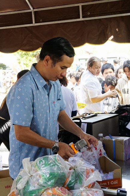 Program Spring of love in the border areas of Tam Phap Pagoda, Binh Phuoc