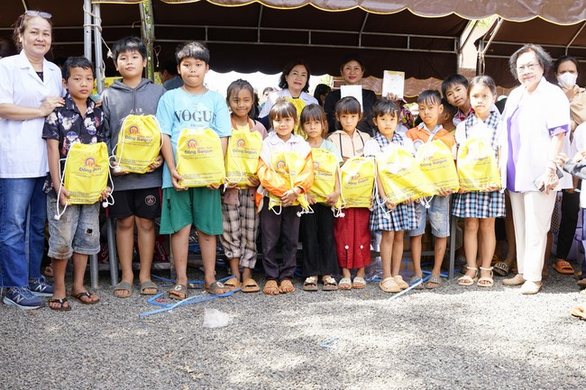 Program Spring of love in the border areas of Tam Phap Pagoda, Binh Phuoc