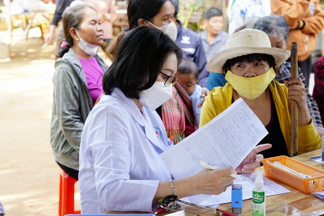 Program Spring of love in the border areas of Tam Phap Pagoda, Binh Phuoc