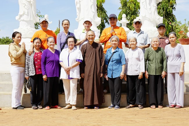Program Spring of love in the border areas of Tam Phap Pagoda, Binh Phuoc
