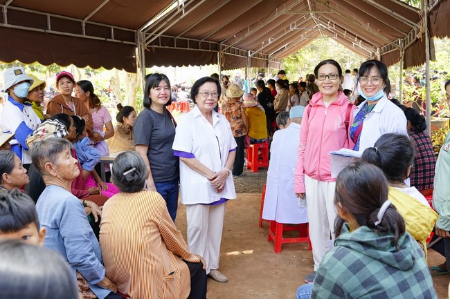 Program Spring of love in the border areas of Tam Phap Pagoda, Binh Phuoc