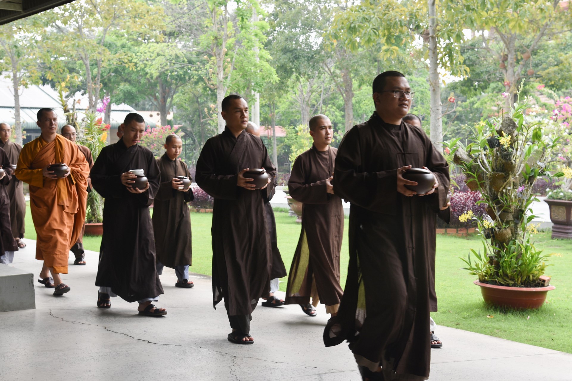 Viếng thăm các chùa ở Hóc Môn, Bình Chánh, TP. Hồ Chí Minh